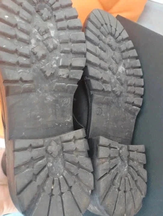 Botins pretos com cadarço, couro, André P37 – photo 9